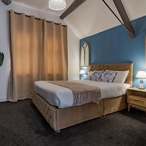 Deluxe King Suite